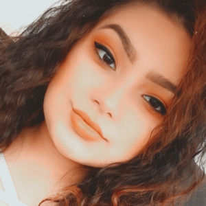 Meet your Posher, Estephania